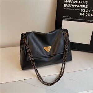Chain Strap Shoulder Bag